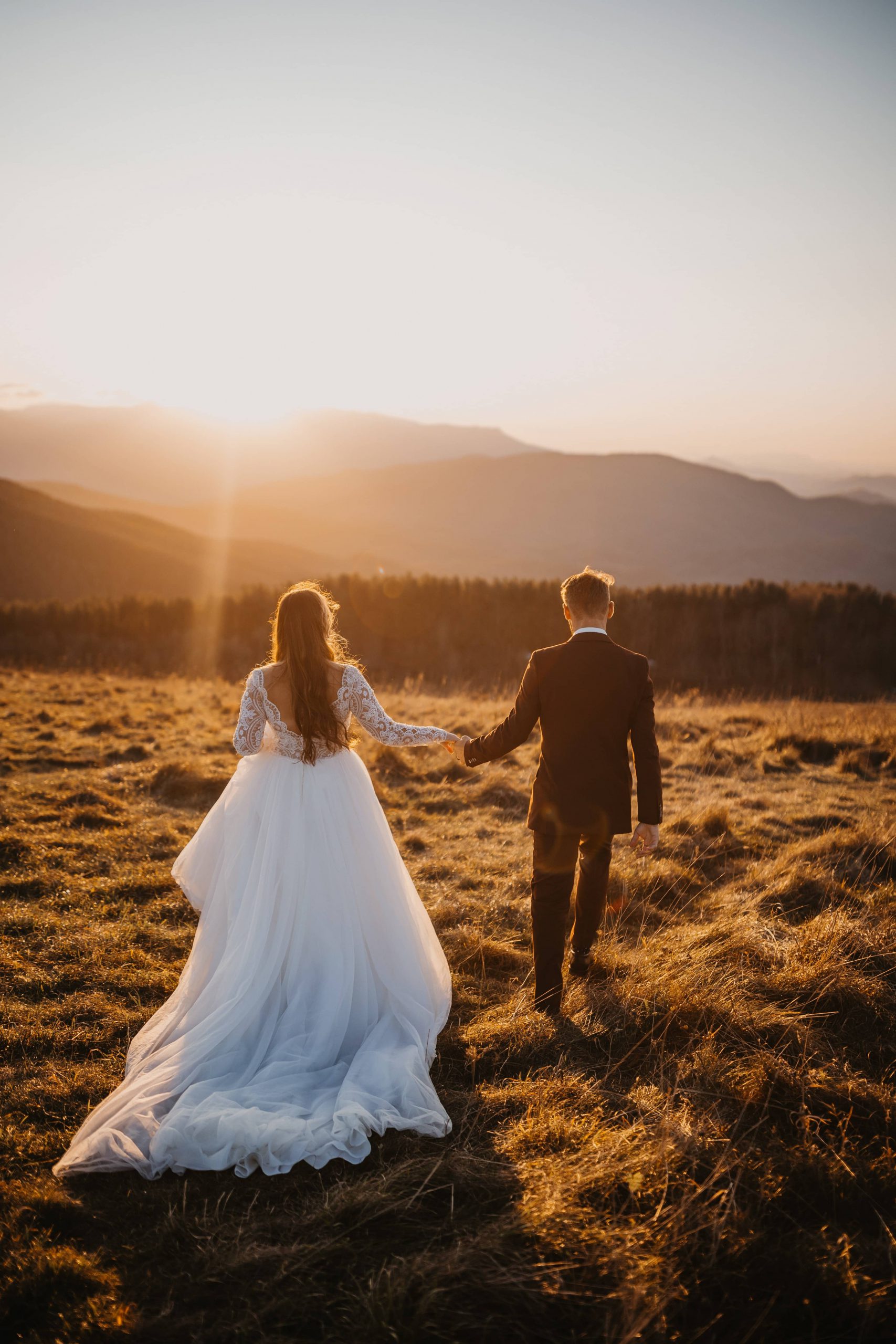 couple de jeune mariés